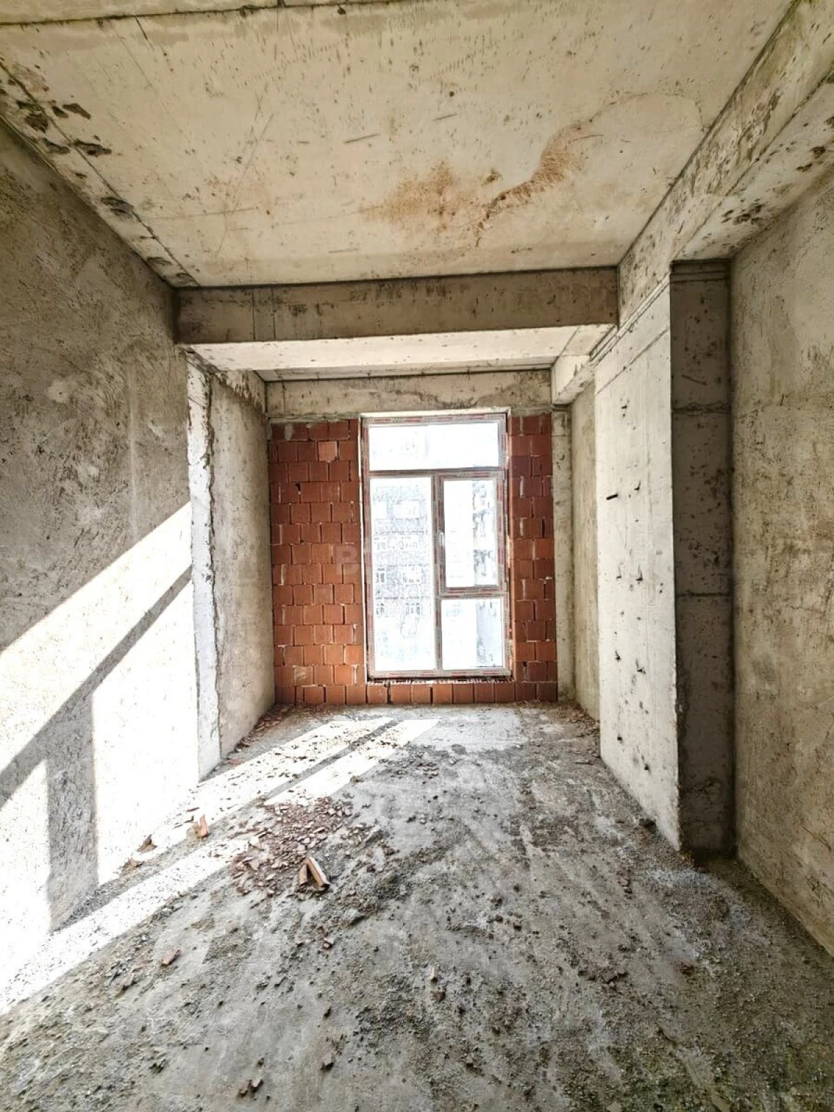 Satılır 3 otaqlı mənzil 111 m²
