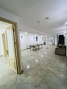 Kirayə verilir 6 otaqlı ofis 220 m²