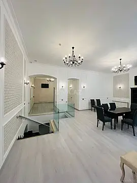 Kirayə verilir 6 otaqlı ofis 220 m²