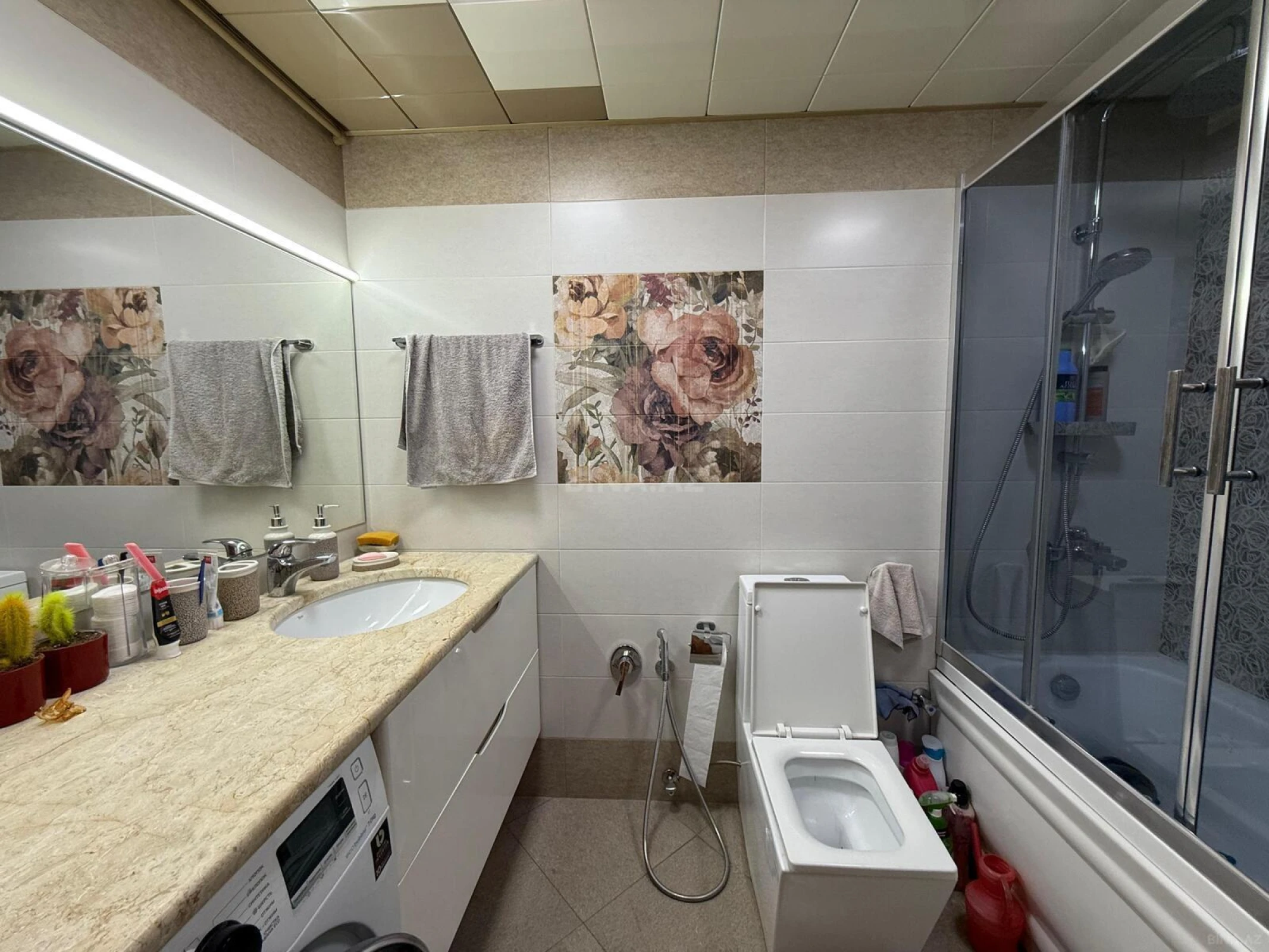 Satılır 2 otaqlı mənzil 65 m²