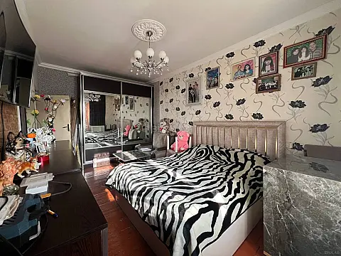 Satılır 4 otaqlı mənzil 100 m²