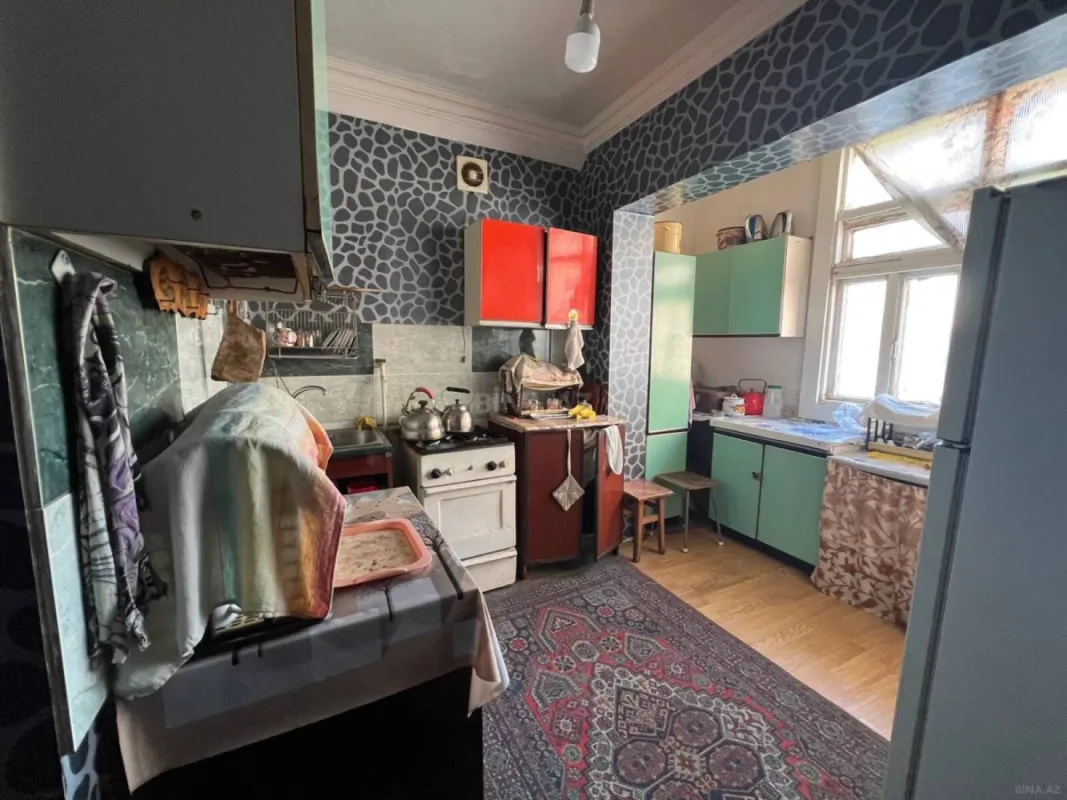 Satılır 4 otaqlı mənzil 100 m²