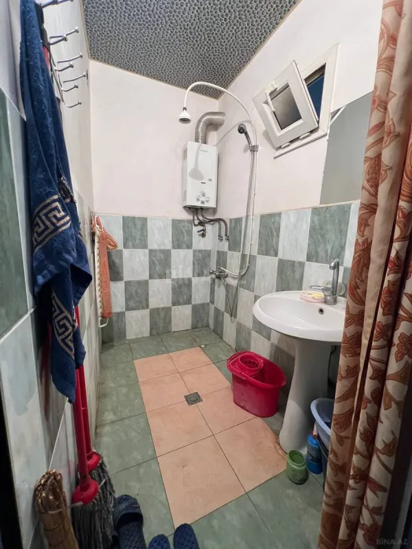 Satılır 4 otaqlı mənzil 100 m²