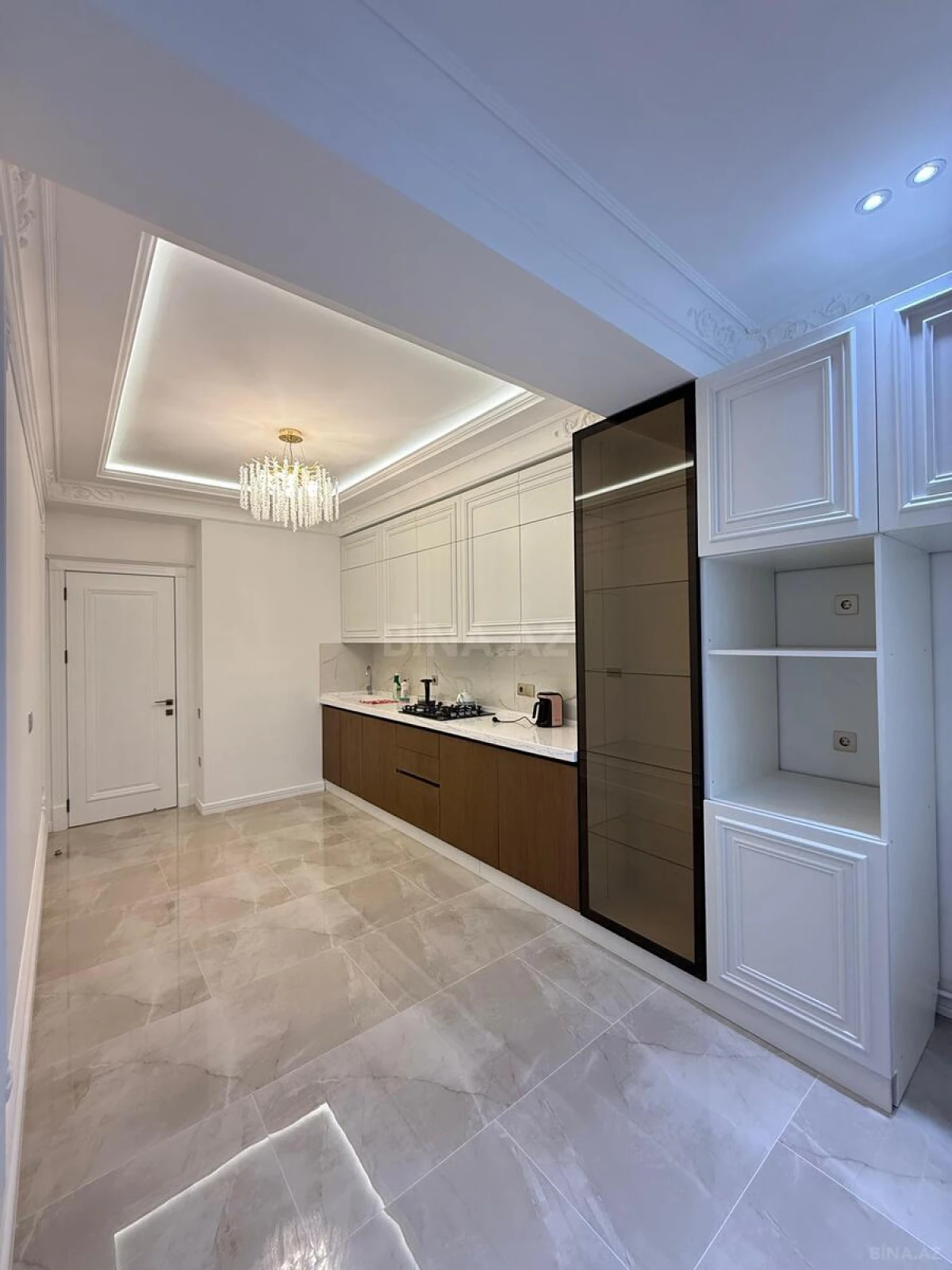 Satılır 3 otaqlı mənzil 118 m²
