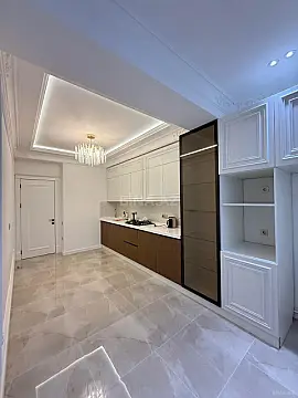 Satılır 3 otaqlı mənzil 118 m²