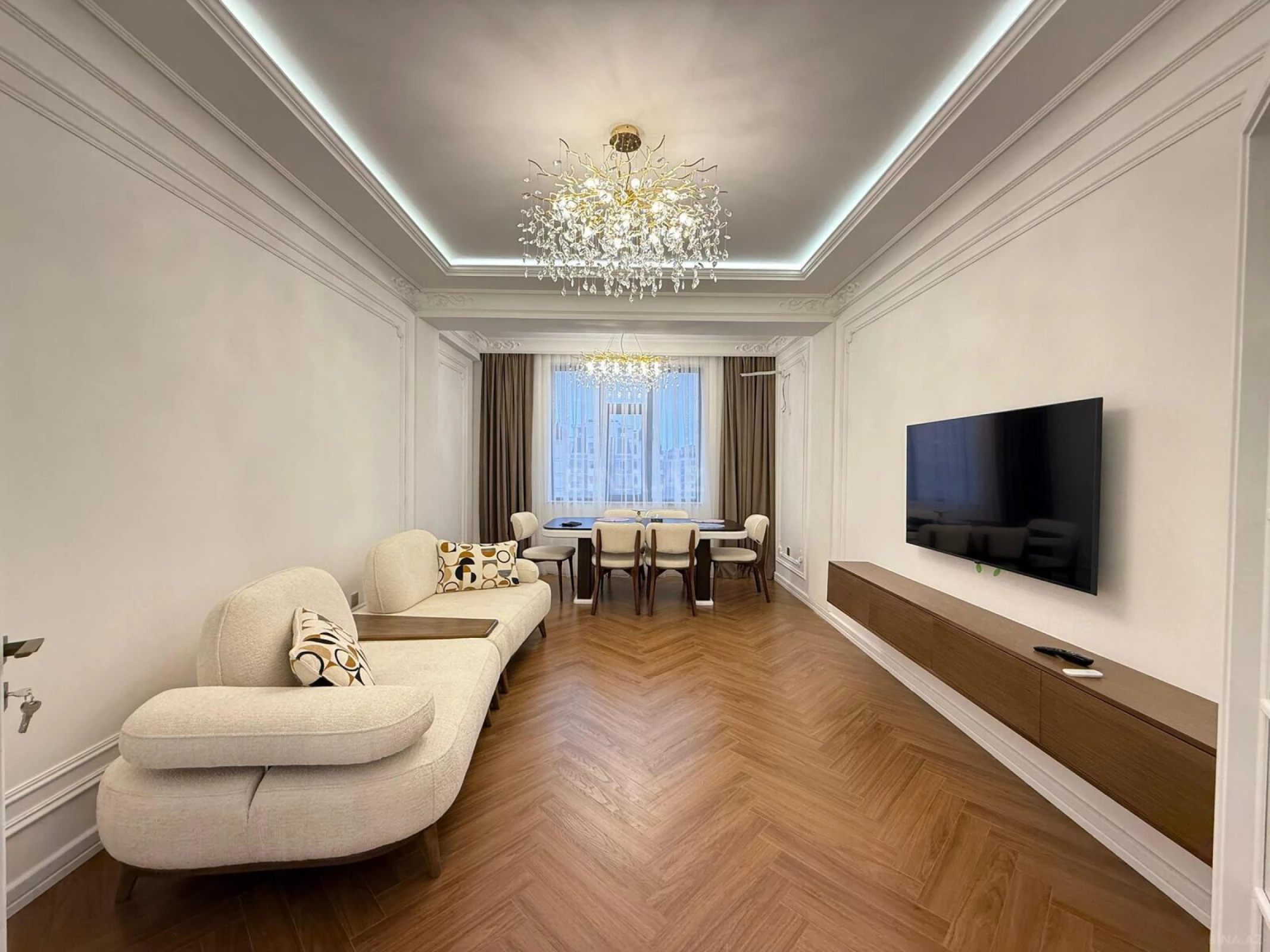 Satılır 3 otaqlı mənzil 118 m²