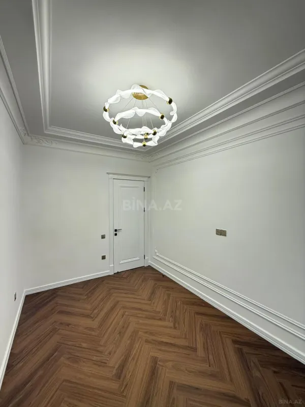 Satılır 3 otaqlı mənzil 118 m²
