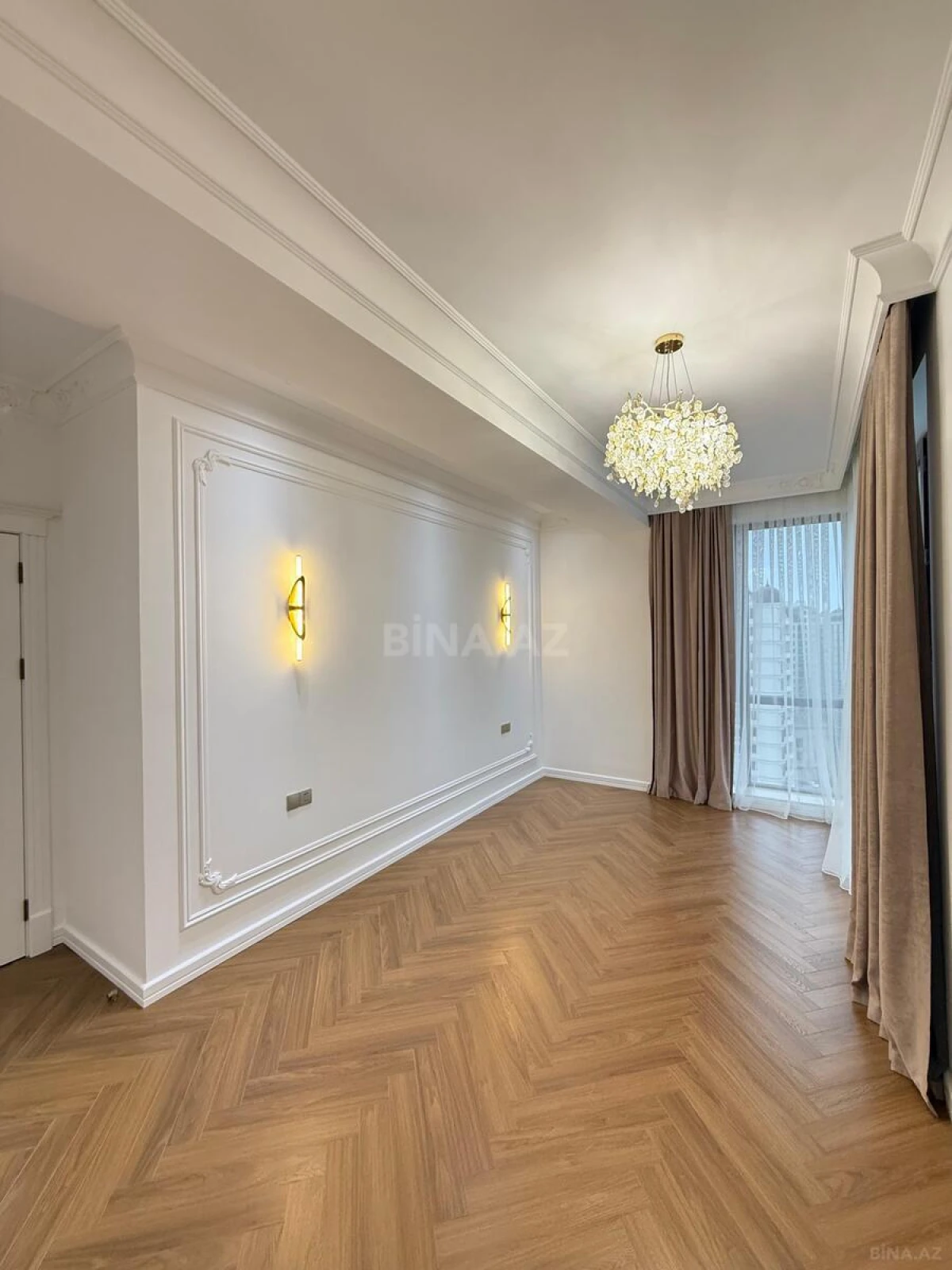 Satılır 3 otaqlı mənzil 118 m²