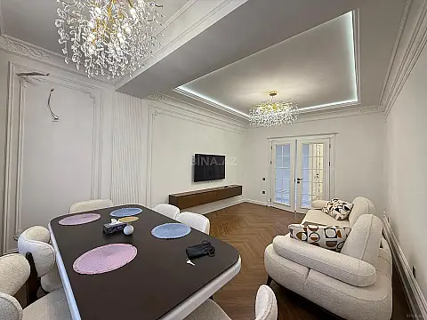 Satılır 3 otaqlı mənzil 118 m²