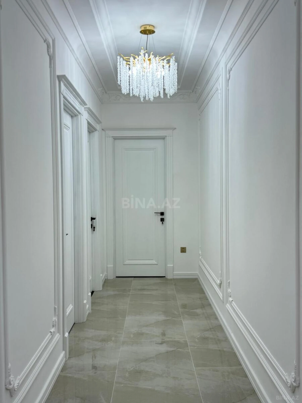 Satılır 3 otaqlı mənzil 118 m²