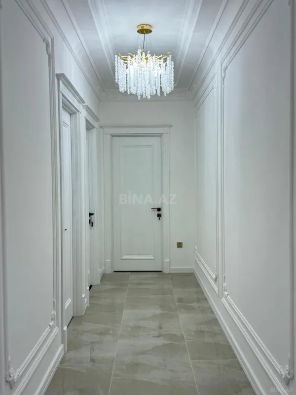 Satılır 3 otaqlı mənzil 118 m²