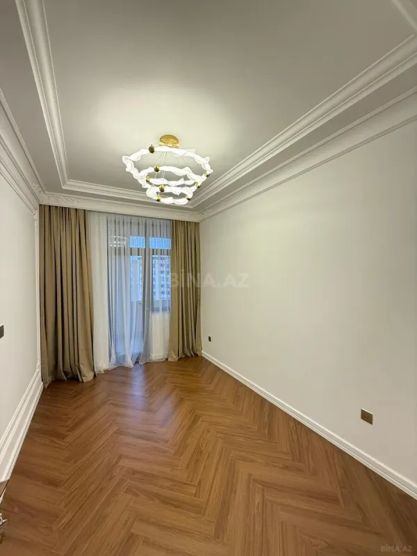 Satılır 3 otaqlı mənzil 118 m²