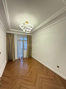 Satılır 3 otaqlı mənzil 118 m²