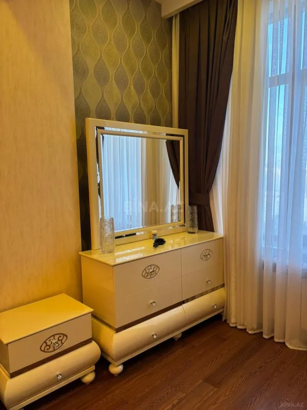 Kirayə verilir 3 otaqlı mənzil 120 m²