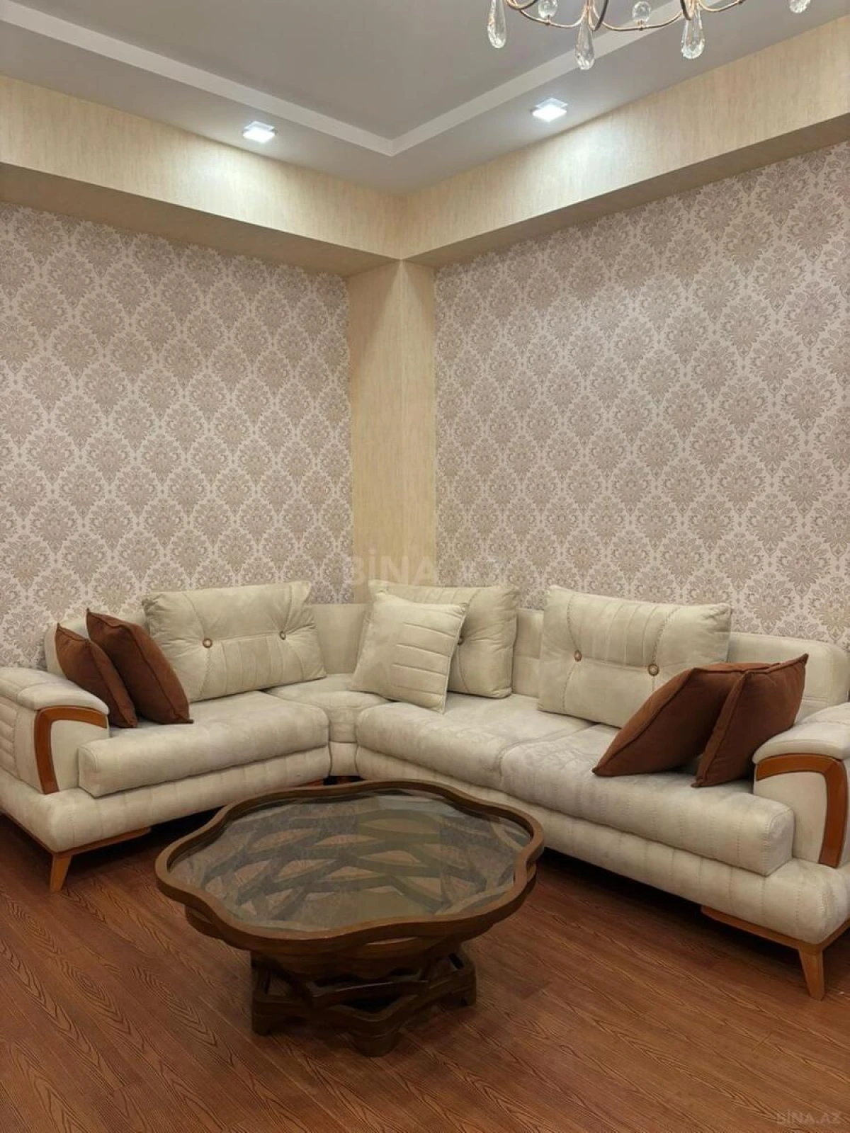 Kirayə verilir 3 otaqlı mənzil 120 m²