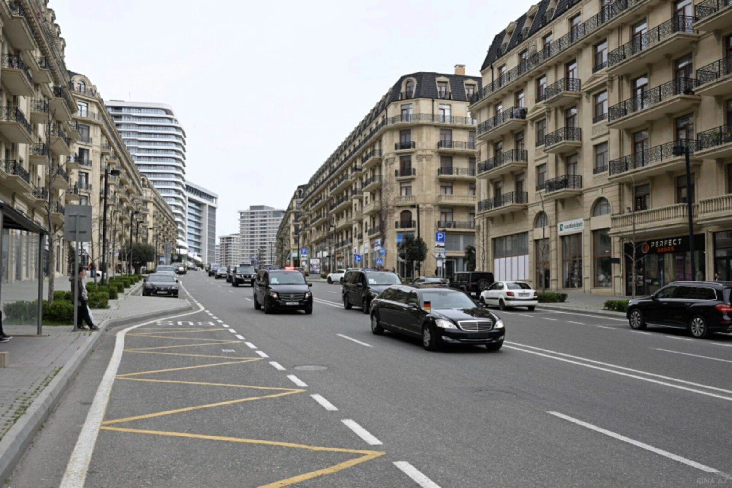 Satılır 2 otaqlı mənzil 115 m²