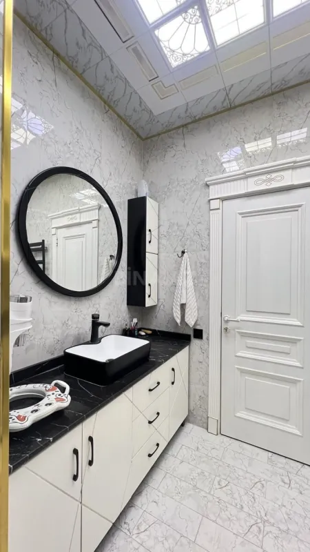 Satılır 3 otaqlı mənzil 140 m²