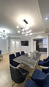 Satılır 3 otaqlı mənzil 140 m²