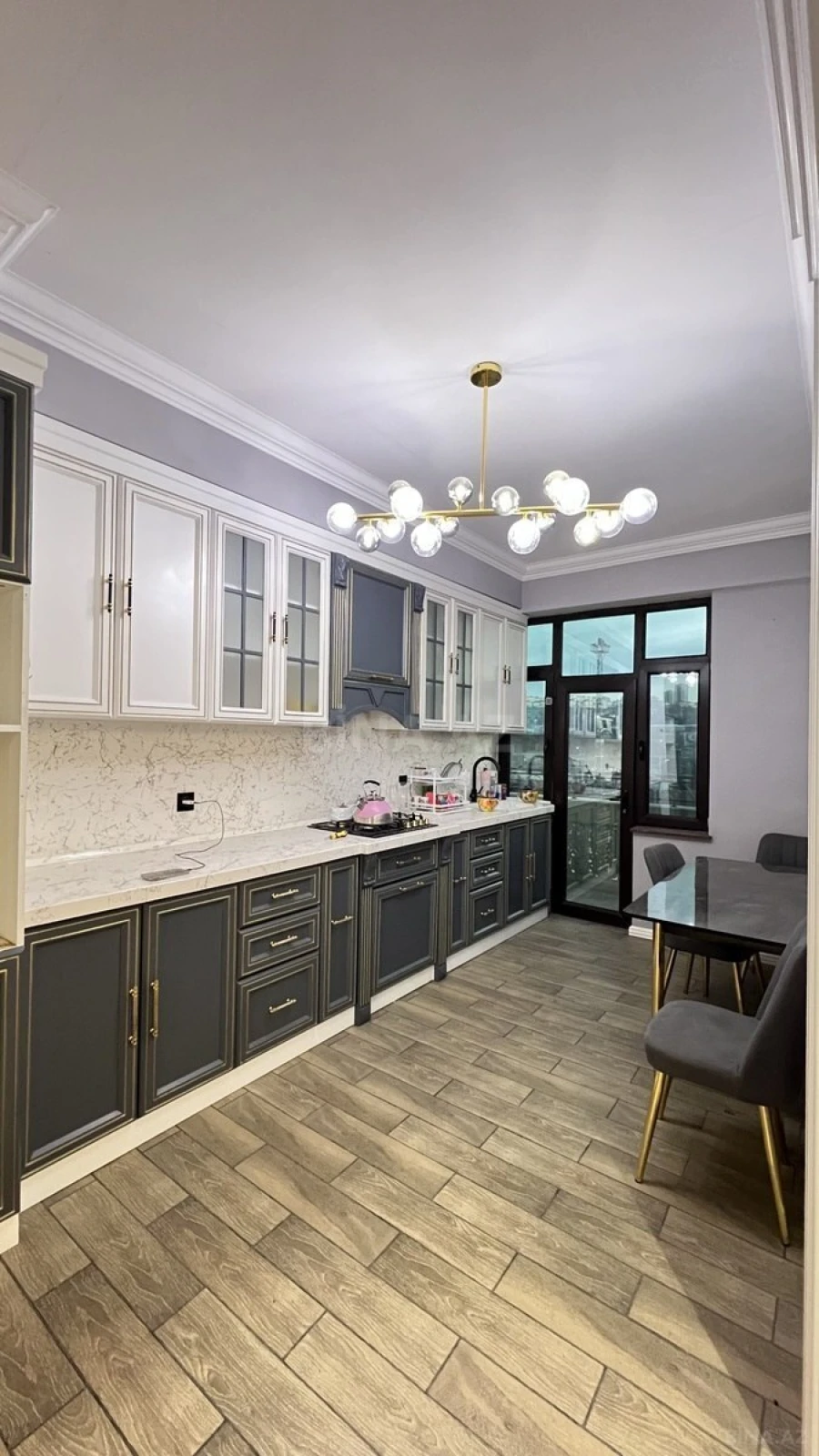 Satılır 3 otaqlı mənzil 140 m²