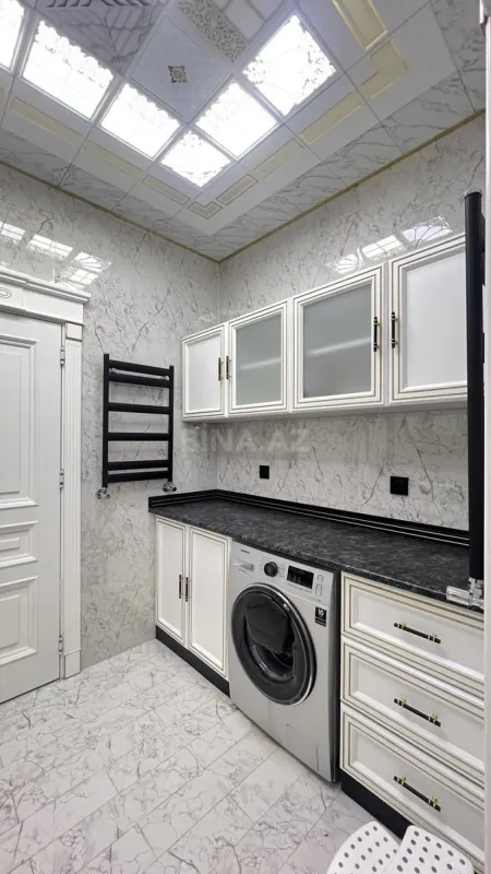 Satılır 3 otaqlı mənzil 140 m²