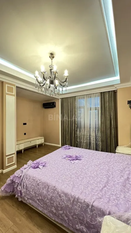 Satılır 3 otaqlı mənzil 140 m²