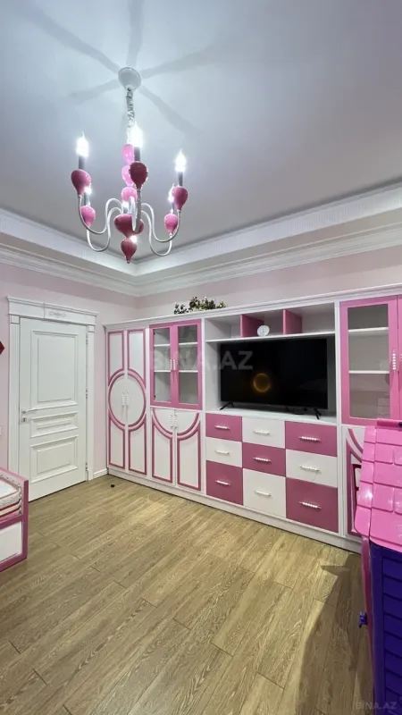 Satılır 3 otaqlı mənzil 140 m²