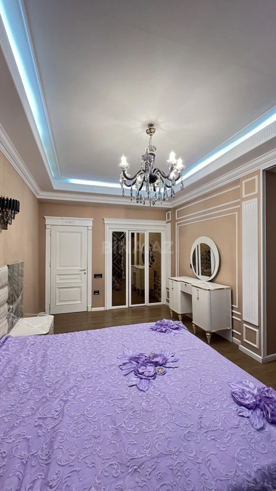 Satılır 3 otaqlı mənzil 140 m²