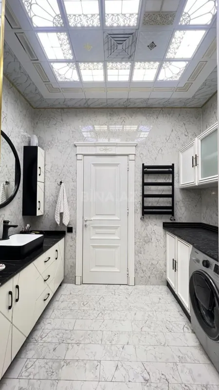 Satılır 3 otaqlı mənzil 140 m²