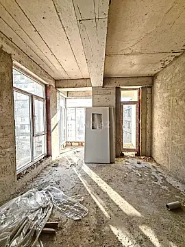 Satılır 3 otaqlı mənzil 111 m²