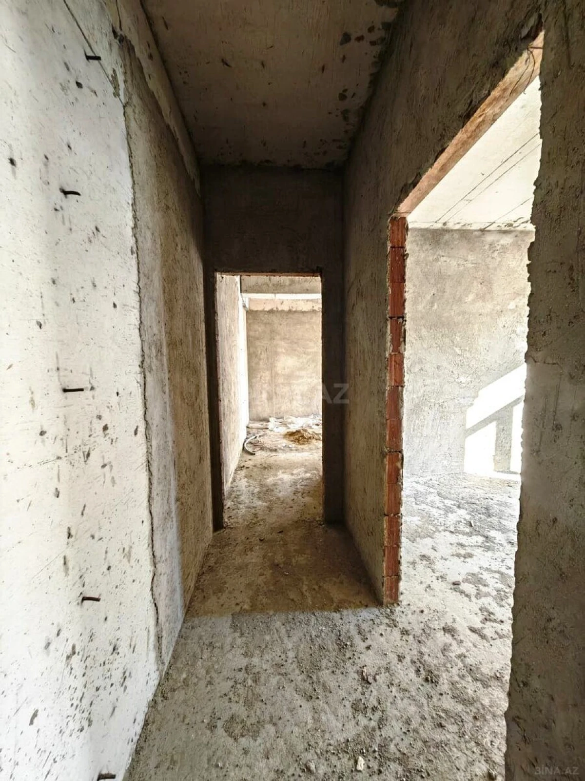 Satılır 3 otaqlı mənzil 111 m²