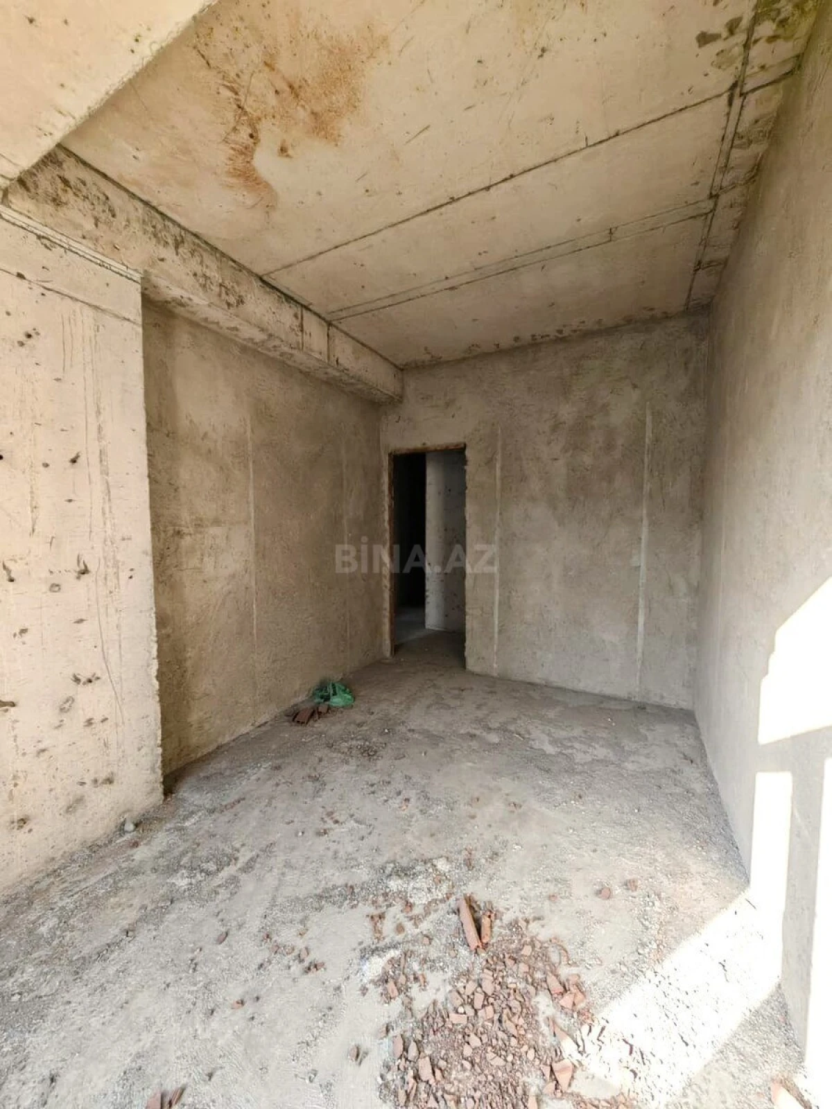 Satılır 3 otaqlı mənzil 111 m²