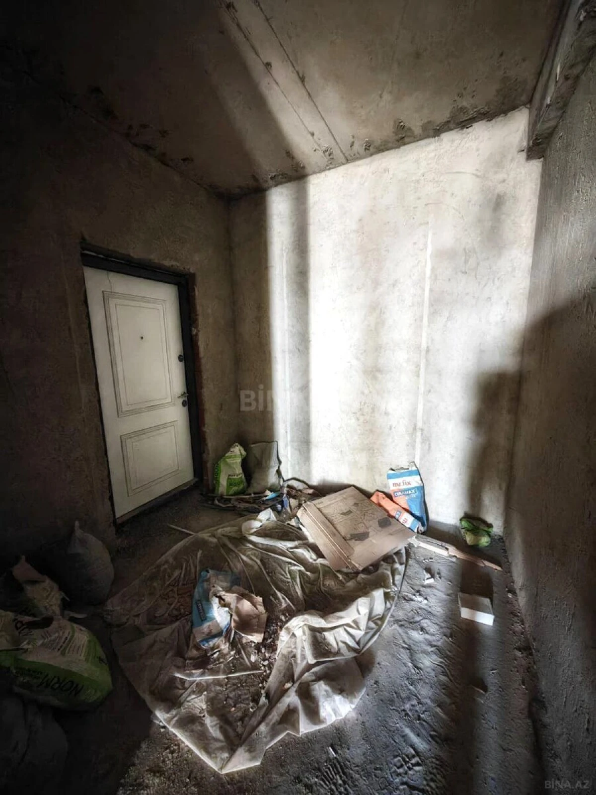 Satılır 3 otaqlı mənzil 111 m²