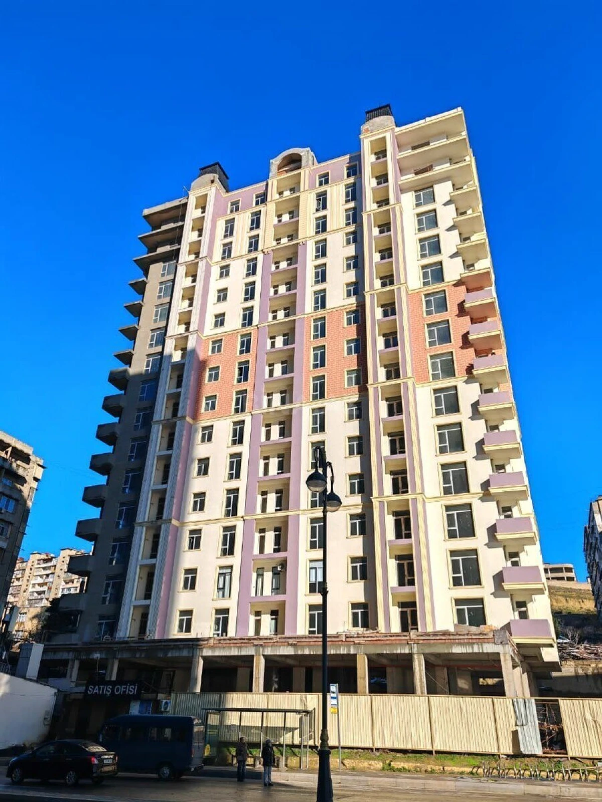 Satılır 3 otaqlı mənzil 111 m²