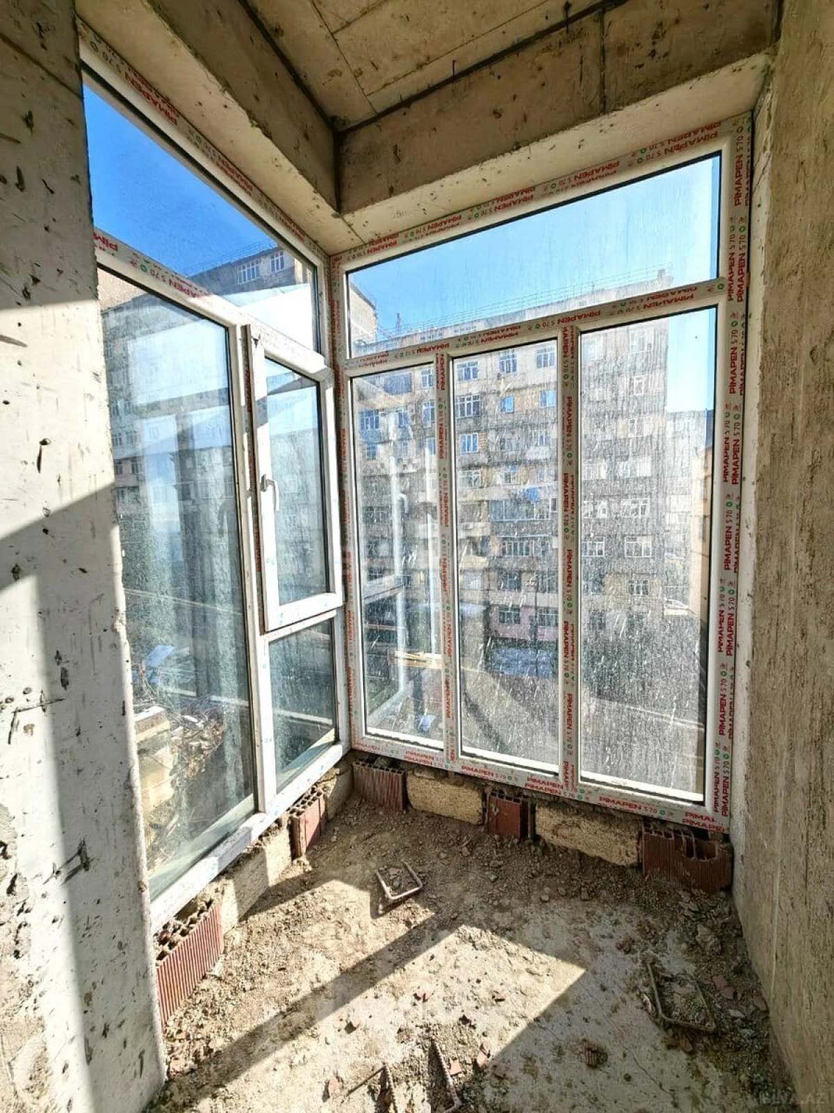 Satılır 3 otaqlı mənzil 111 m²