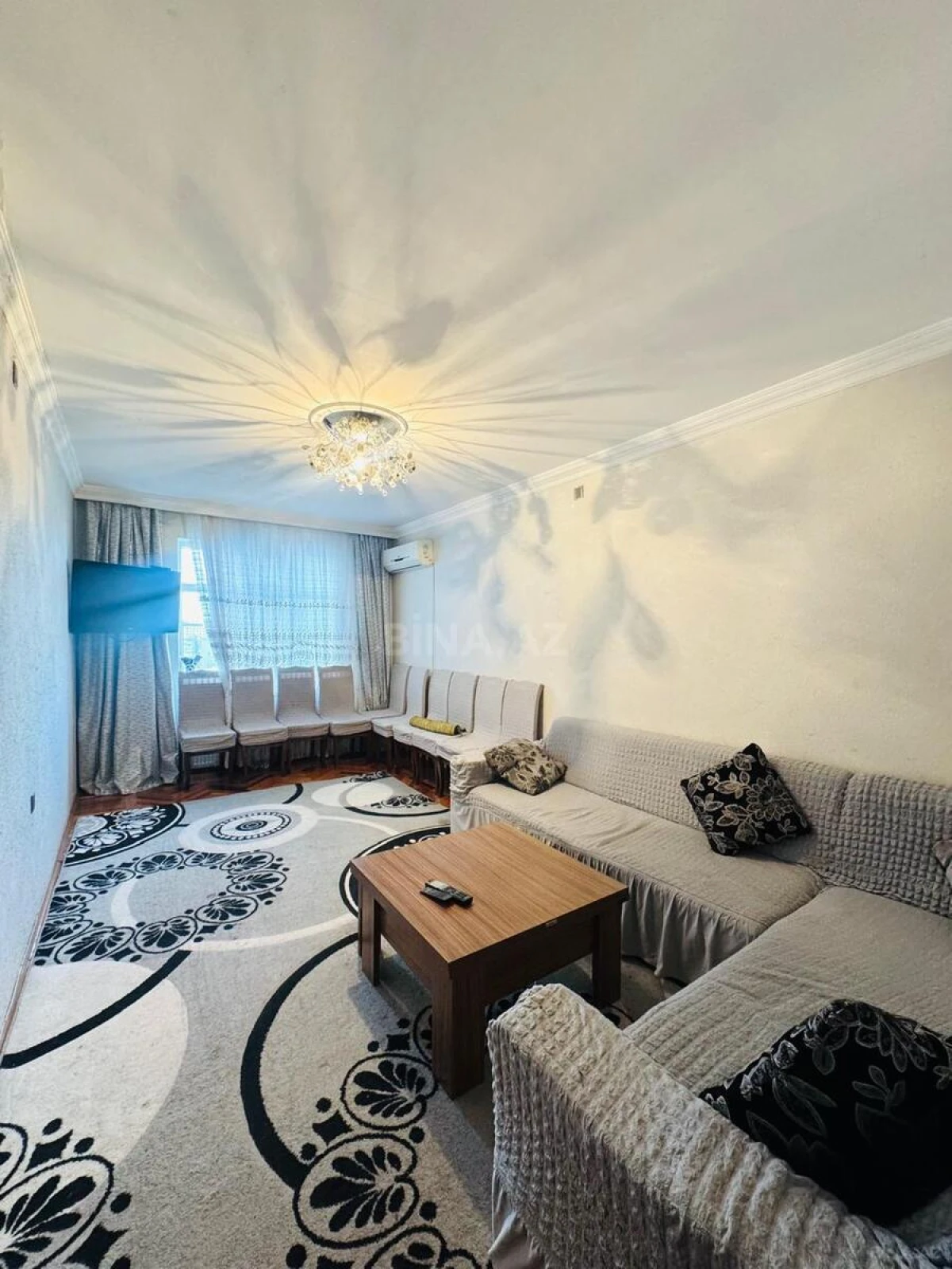 Satılır 5 otaqlı mənzil 120 m²