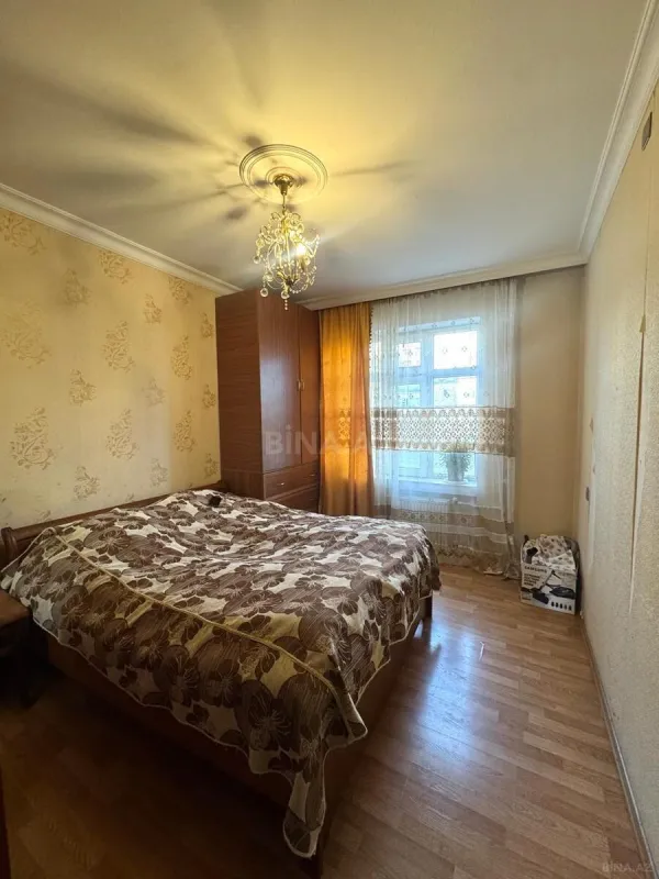 Satılır 5 otaqlı mənzil 120 m²