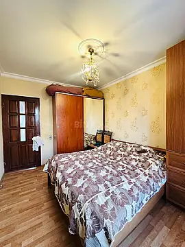 Satılır 5 otaqlı mənzil 120 m²