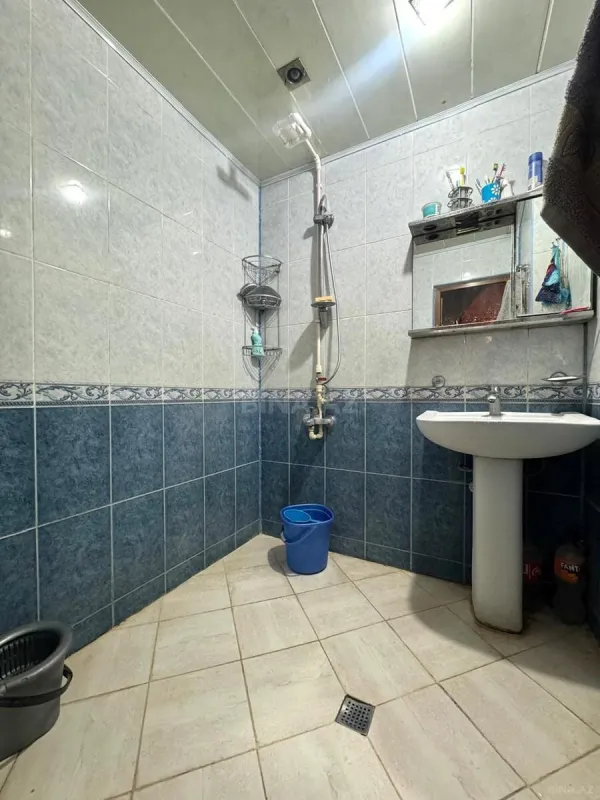 Satılır 5 otaqlı mənzil 120 m²