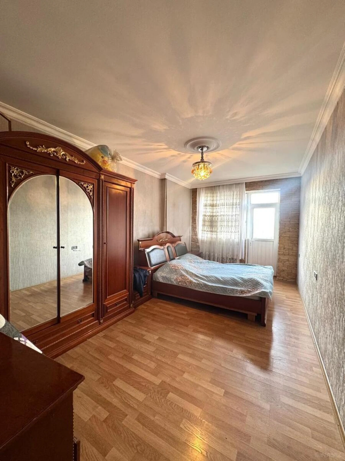 Satılır 5 otaqlı mənzil 120 m²