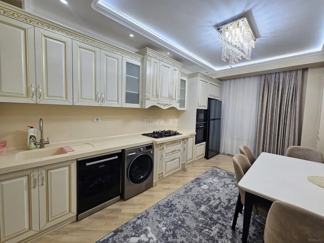 Kirayə verilir 3 otaqlı mənzil 130 m²