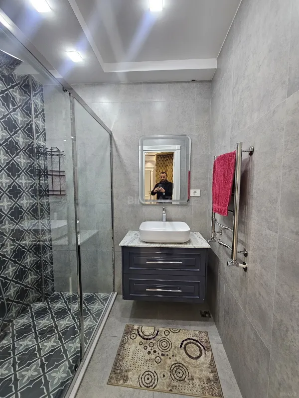 Kirayə verilir 3 otaqlı mənzil 130 m²