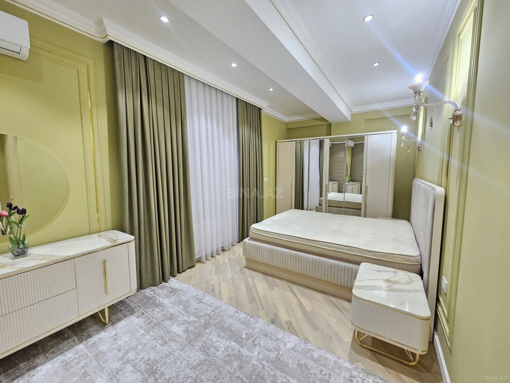 Kirayə verilir 3 otaqlı mənzil 130 m²