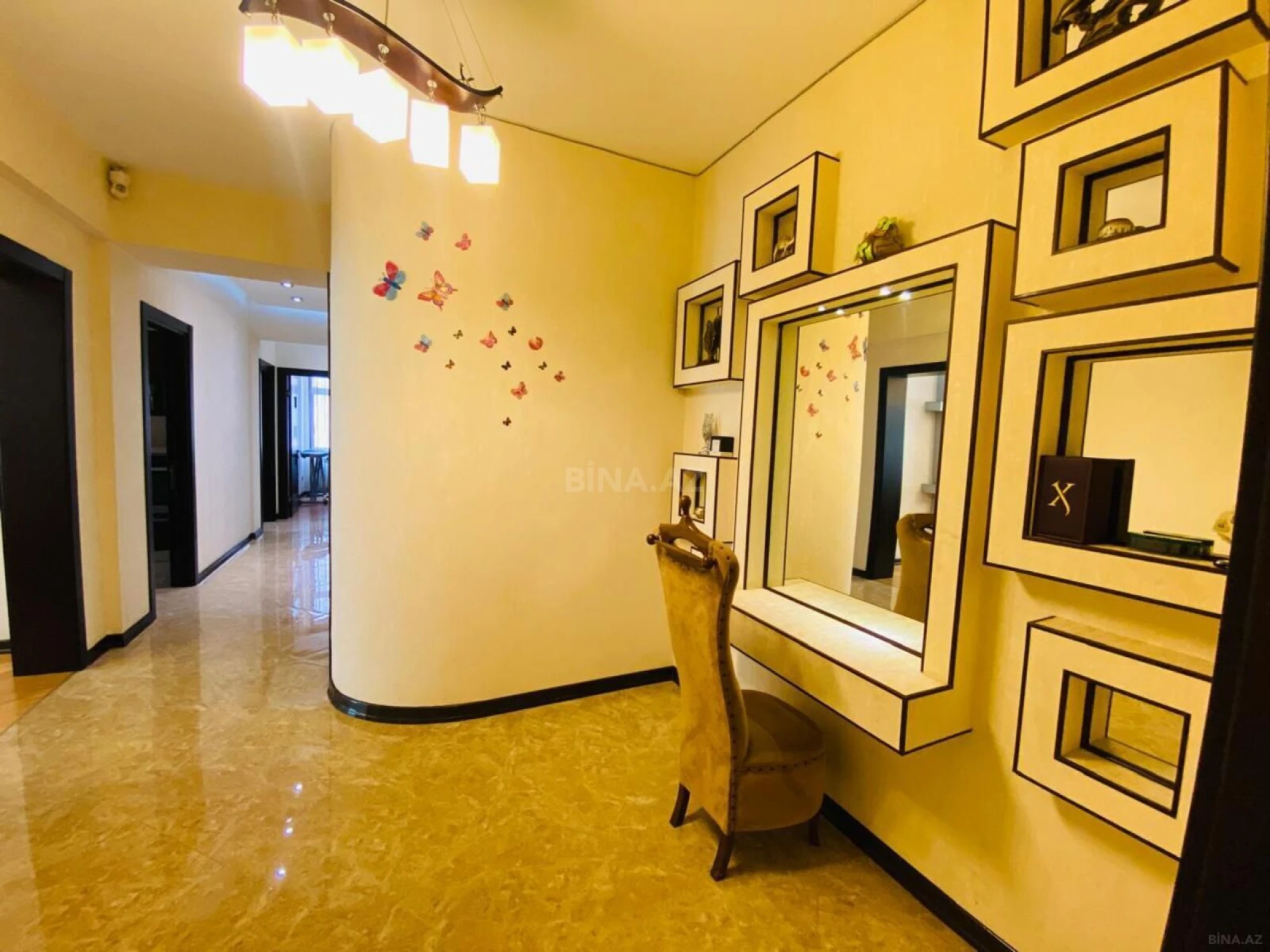 Kirayə verilir 3 otaqlı mənzil 113 m²