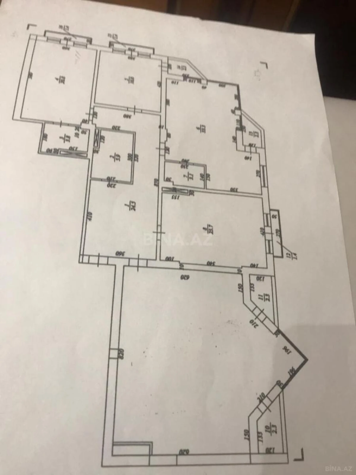 Satılır 5 otaqlı mənzil 195 m²