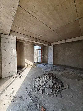 Satılır 3 otaqlı mənzil 130 m²