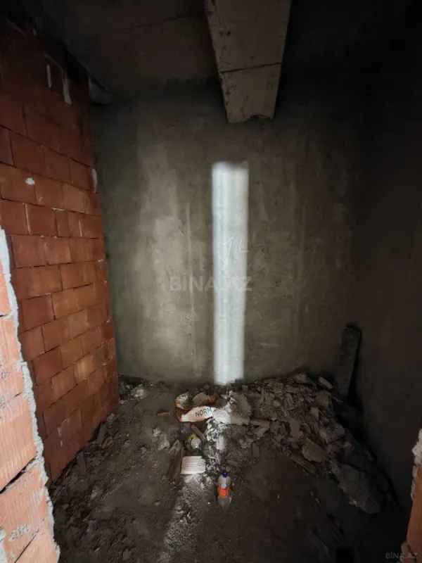 Satılır 3 otaqlı mənzil 130 m²