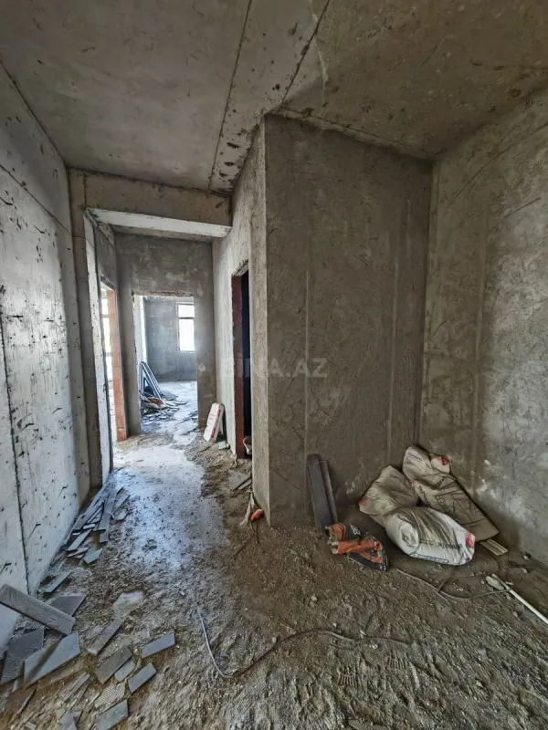 Satılır 3 otaqlı mənzil 130 m²