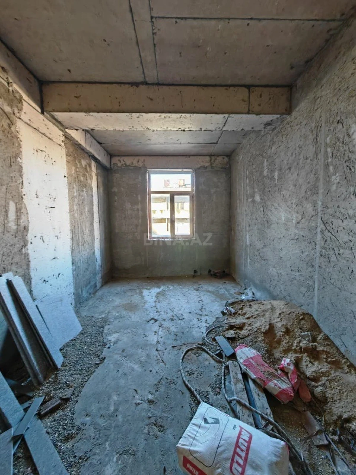 Satılır 3 otaqlı mənzil 130 m²