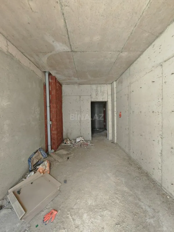 Satılır 3 otaqlı mənzil 130 m²