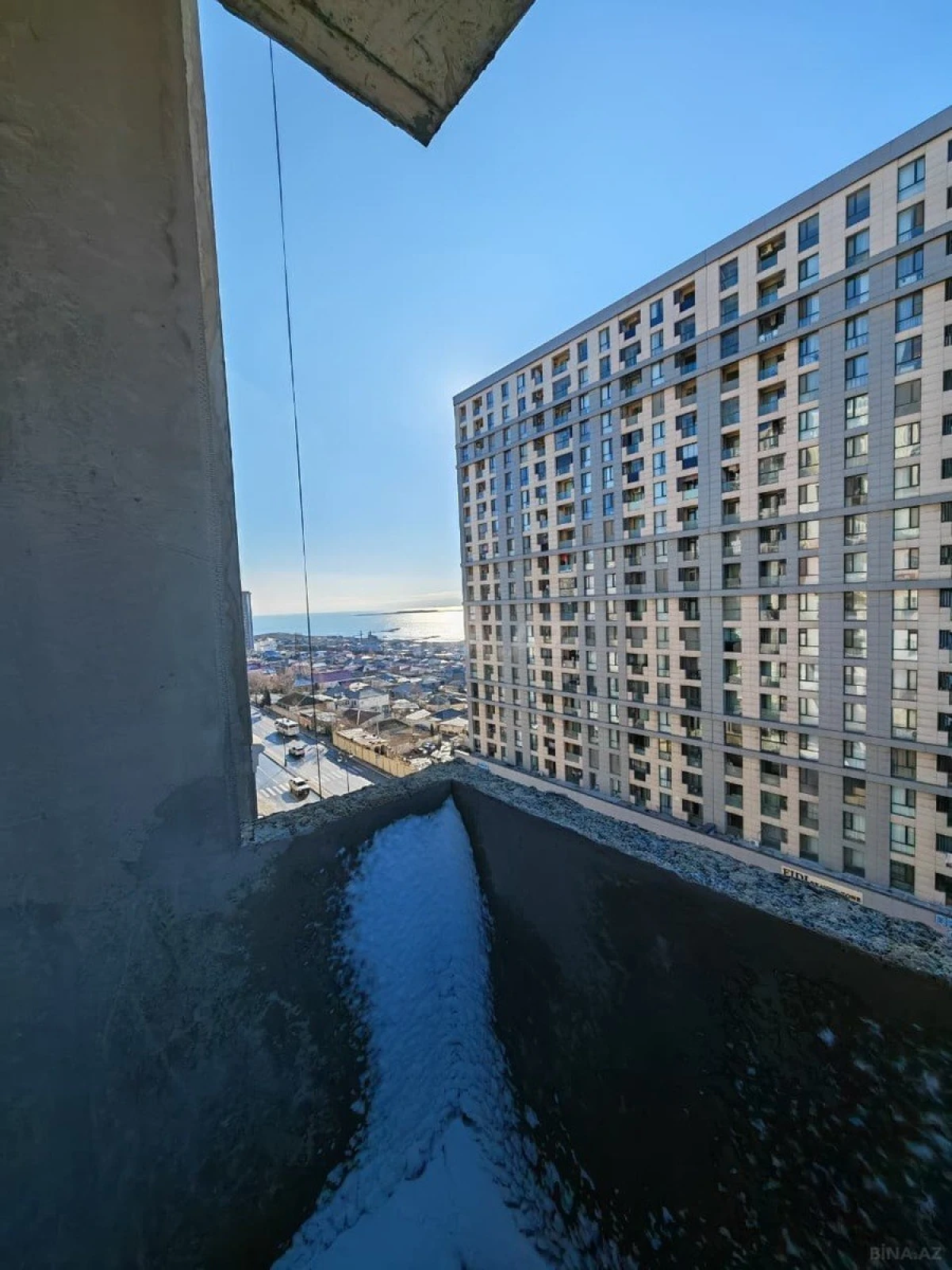 Satılır 3 otaqlı mənzil 130 m²